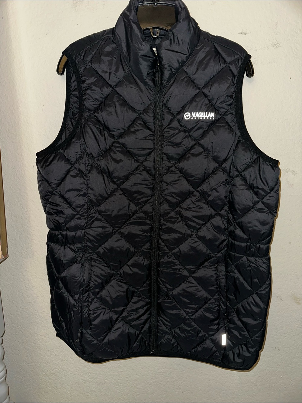 Magellan Outdoors Black Quilted Puffer Vest size XL